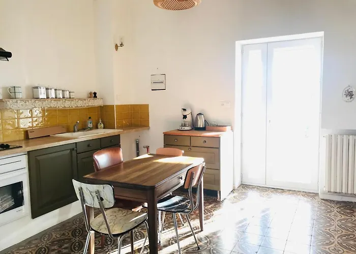 Semesterbostad De La Bastide